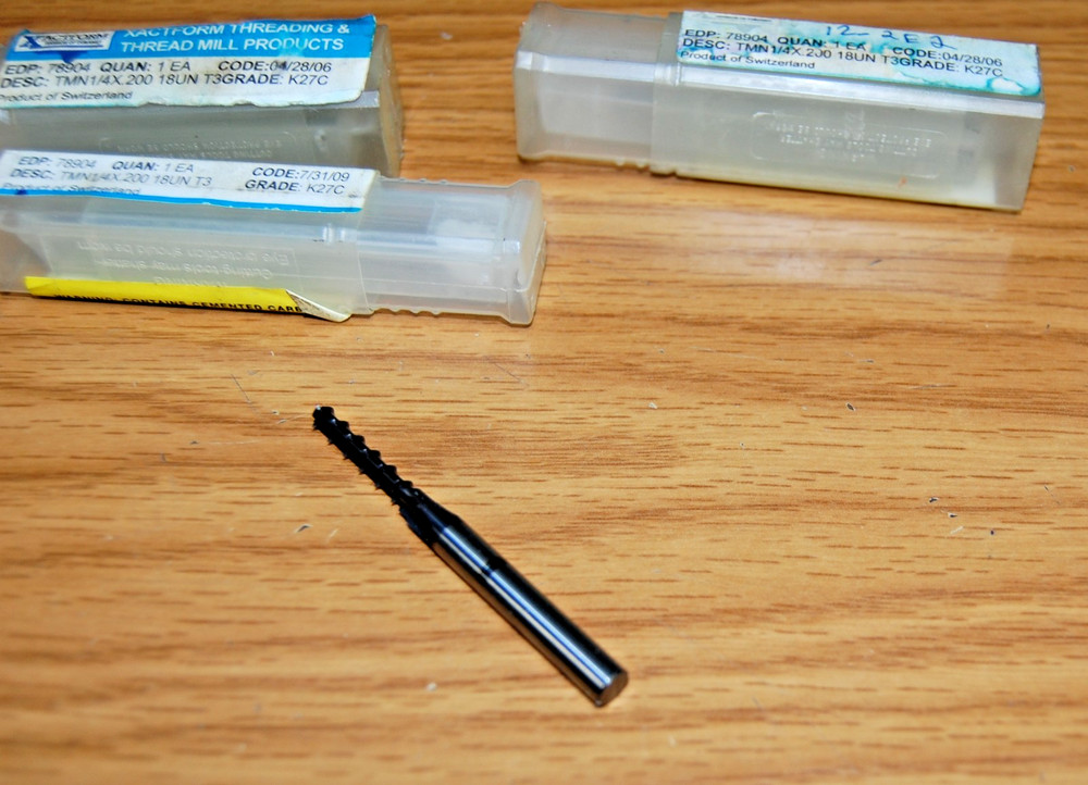 THREAD MILL 1/4" x .200 18UN STRAIGHT FL SOLID CARBIDE XACTFORM# 78904
