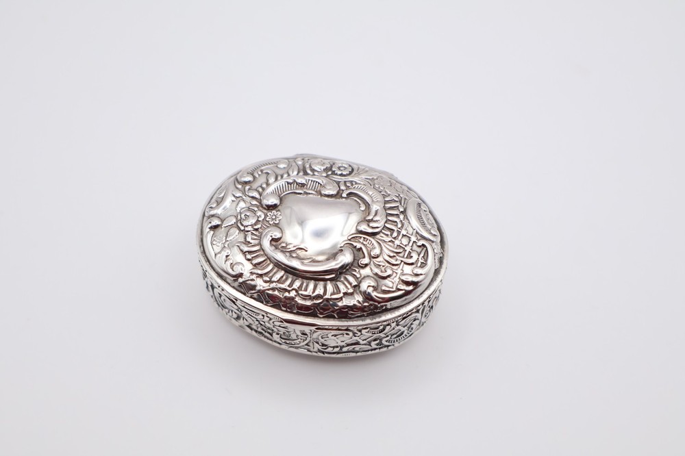 Charming Antique Solid Silver Repousse Small Oval Trinket Box Birmingham 1900