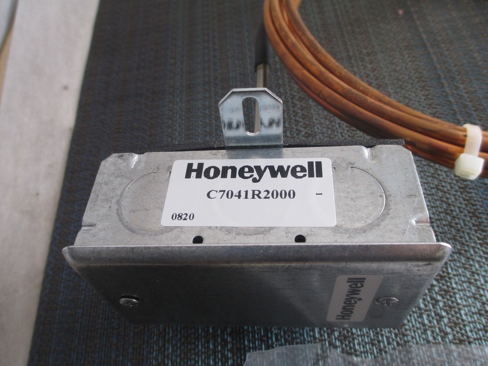 Honeywell C7041R2000 Averaging Sensor New!