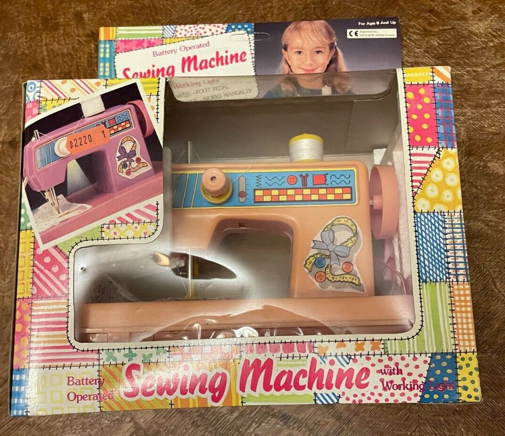 VINTAGE SEWING MACHINE TOY BATTERY OPERATED