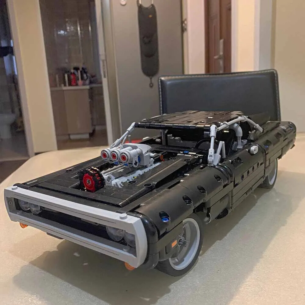 1077PCS Technical Dodge Charger Racing Car Building Blocks Moc Model Bricks