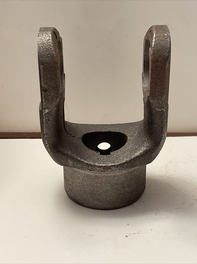 NOS Spicer 10-4-53 PTO End Yoke