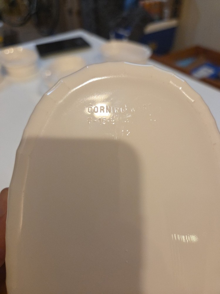 Corningware F-15-B 475 ML casserole dish white