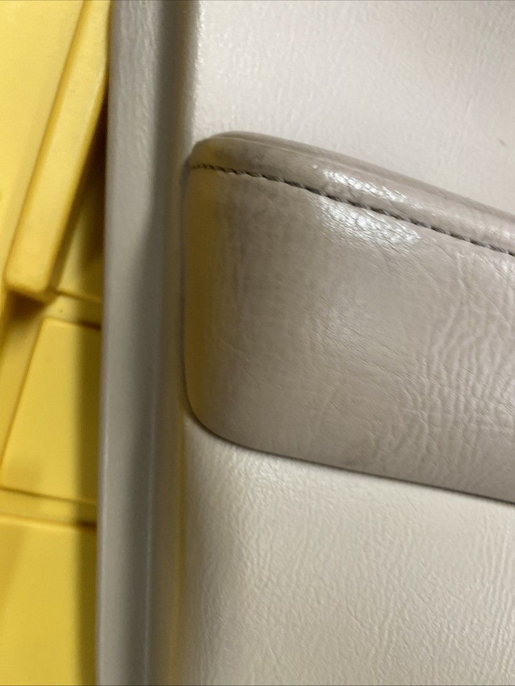 2004 2005 2006 2007 Subaru Forester Front Left Driver Side Door Panel Oem