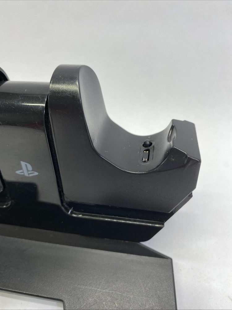 PowerA CPFA141325-02 DualShock 4 Controller Charging Station No Cord!