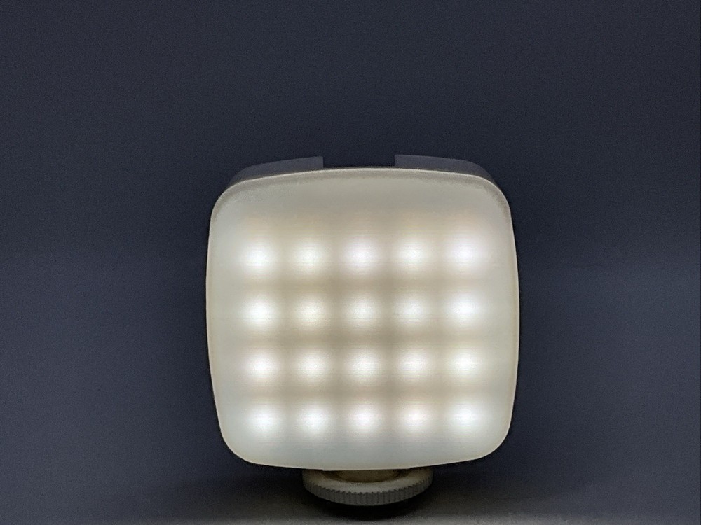RGB Portable Fill Light Model:R50+ 2000mAh Dimmable