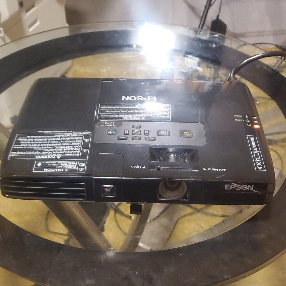 Epson PowerLite 1750 LCD Projector H372A w/o Remote