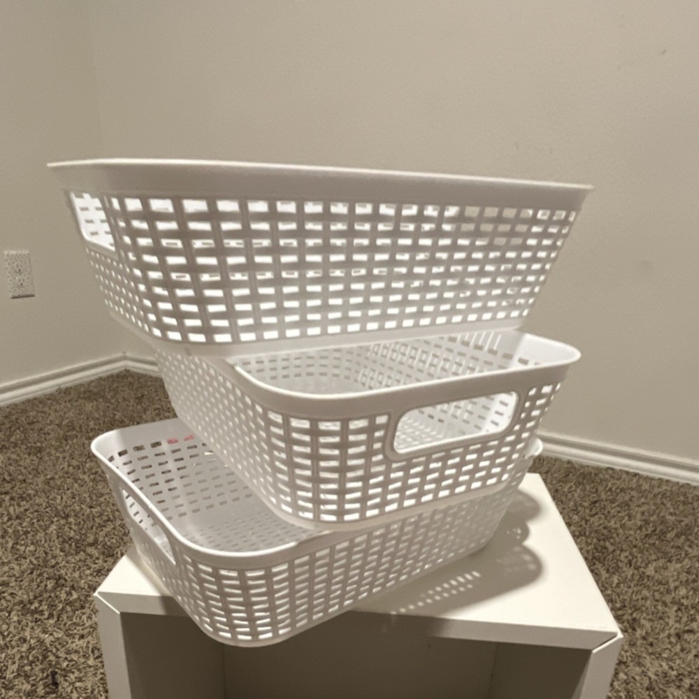 White Plastic Stackable Storage Baskets with Handles, Rectangular, 5-Piece Set