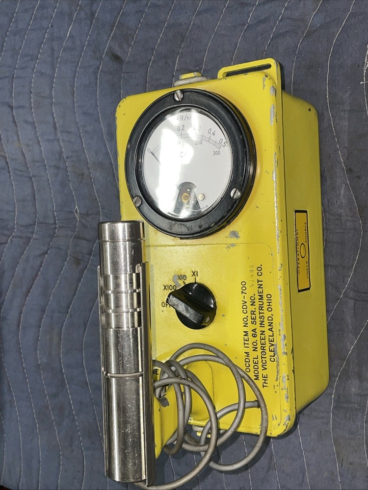VICTOREEN GEIGER COUNTER CDV-700 METER UNTESTED
