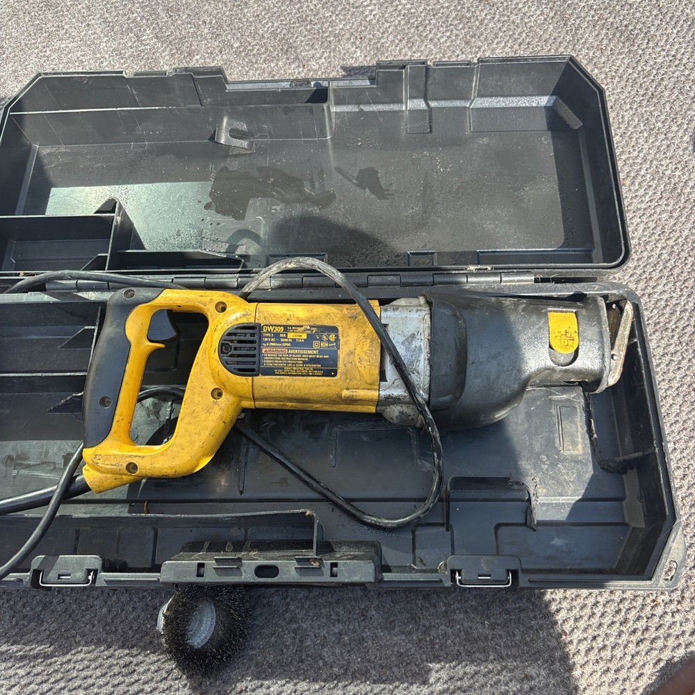 DEWALT DW309 in Case