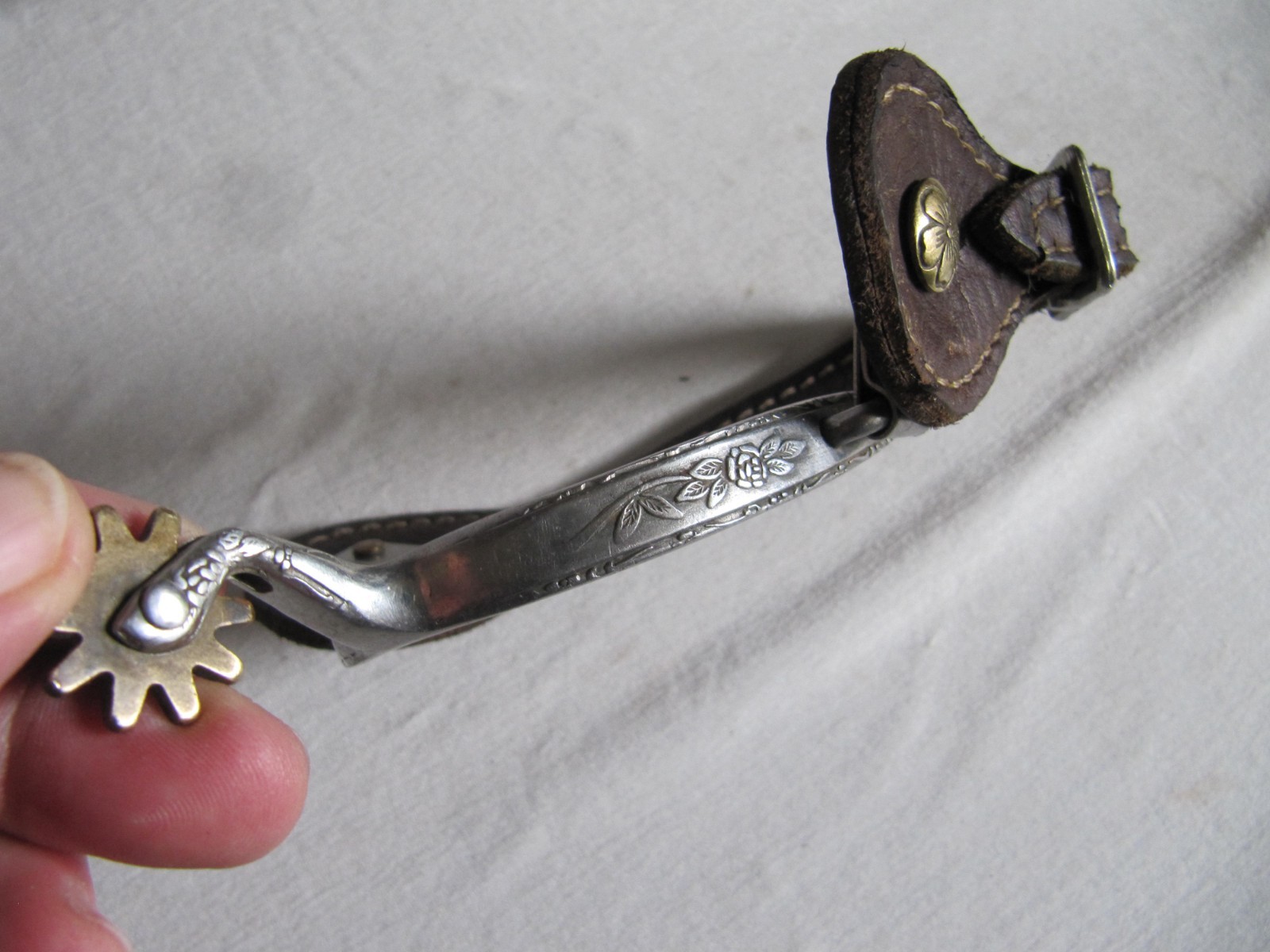 Ladies Rose Floral Engraved Stainless Western Rowel Spurs w/ Leather Straps