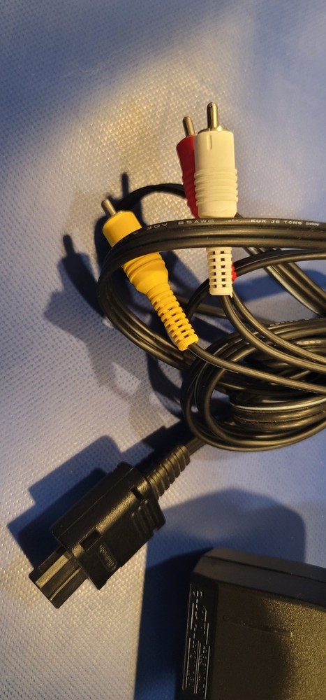 OFFICIAL AUTHENTIC Nintendo N64 Gamecube SNES AV RCA Video Cable