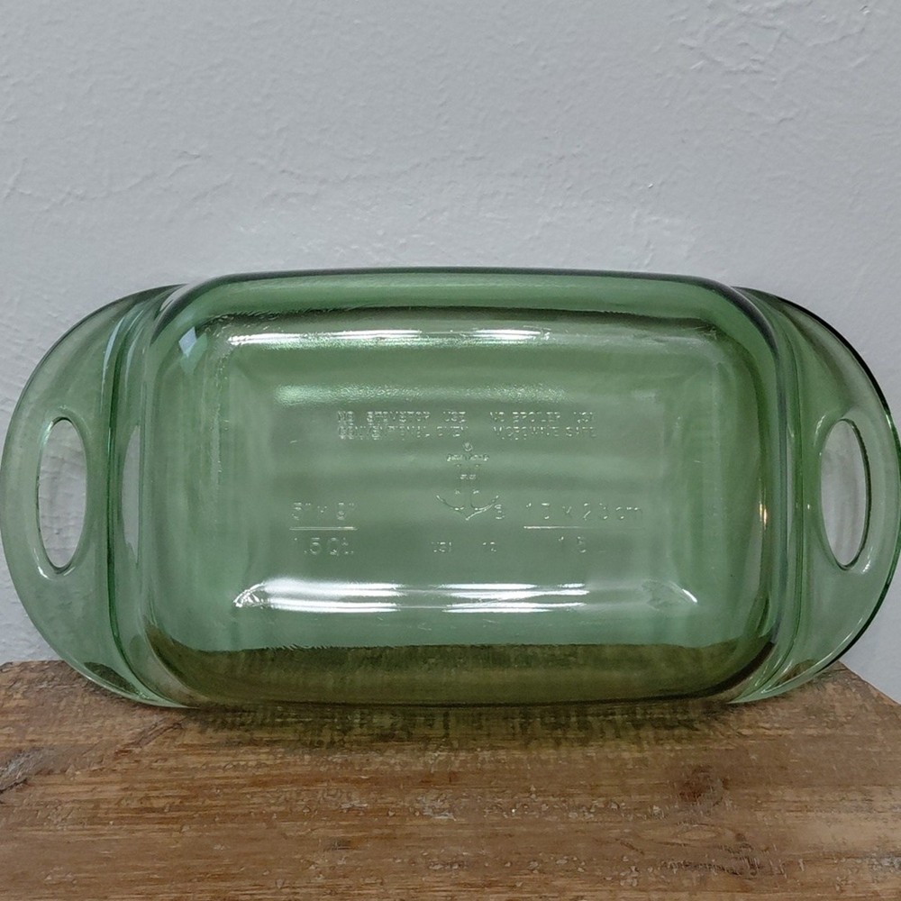 Anchor Hocking Green 1.5 Quart Baking Dish