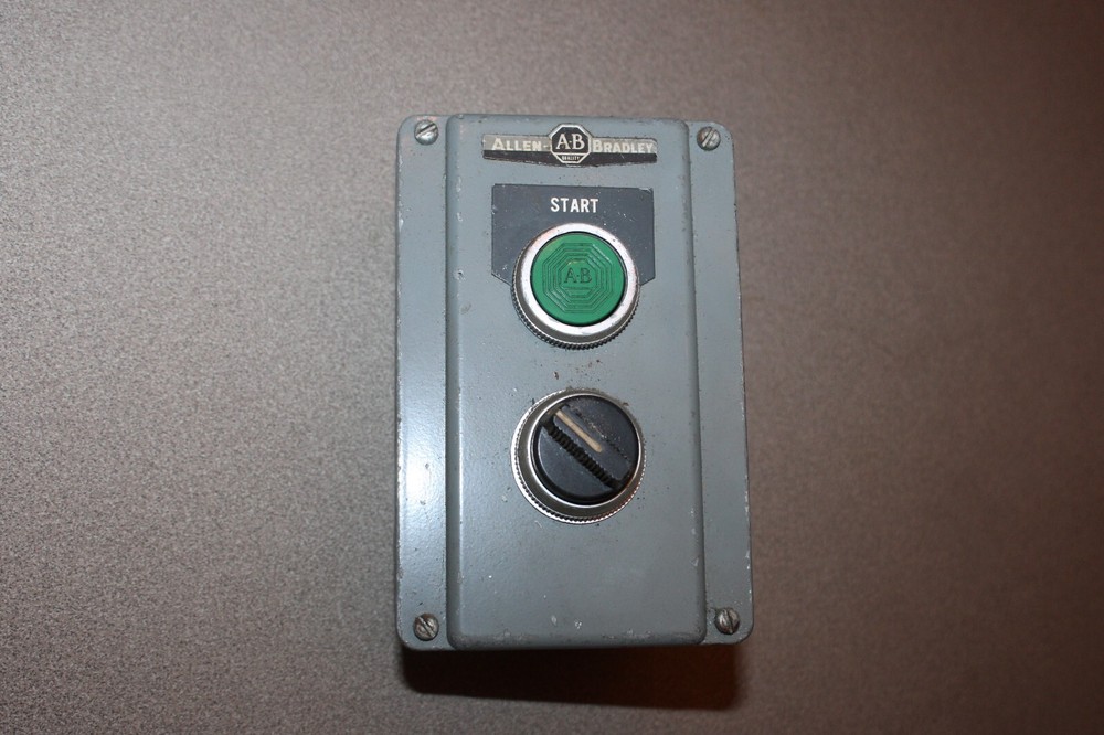 Allen & Bradley Manual Start Switch
