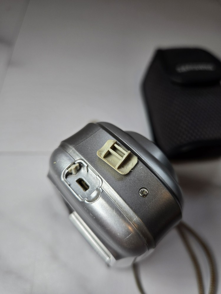 Samsung Digimax A400 Digital Camera Silver With Samsung Case