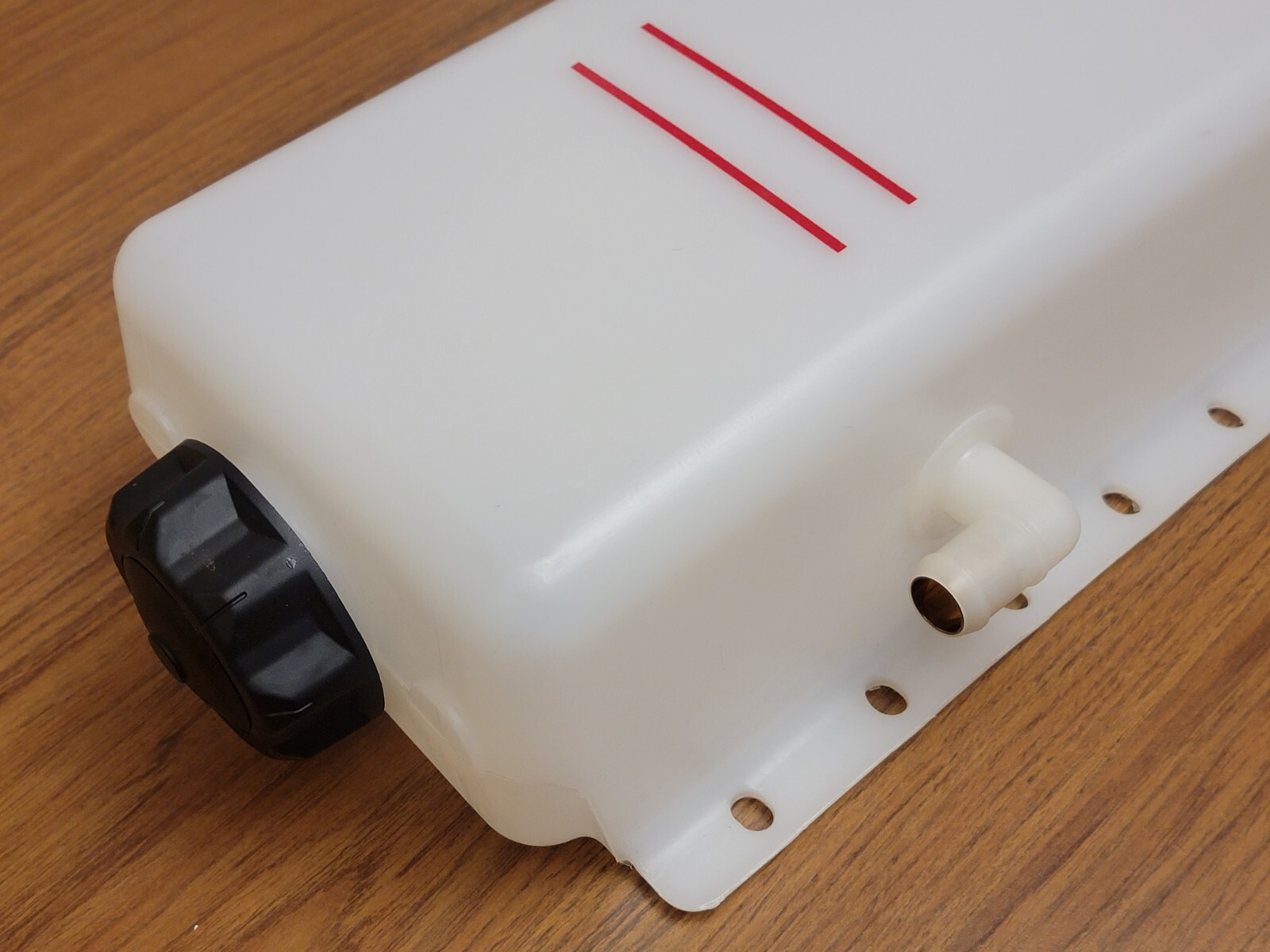 Swisher - 17899 - 6 Qt Hydraulic Tank w/ Fittings