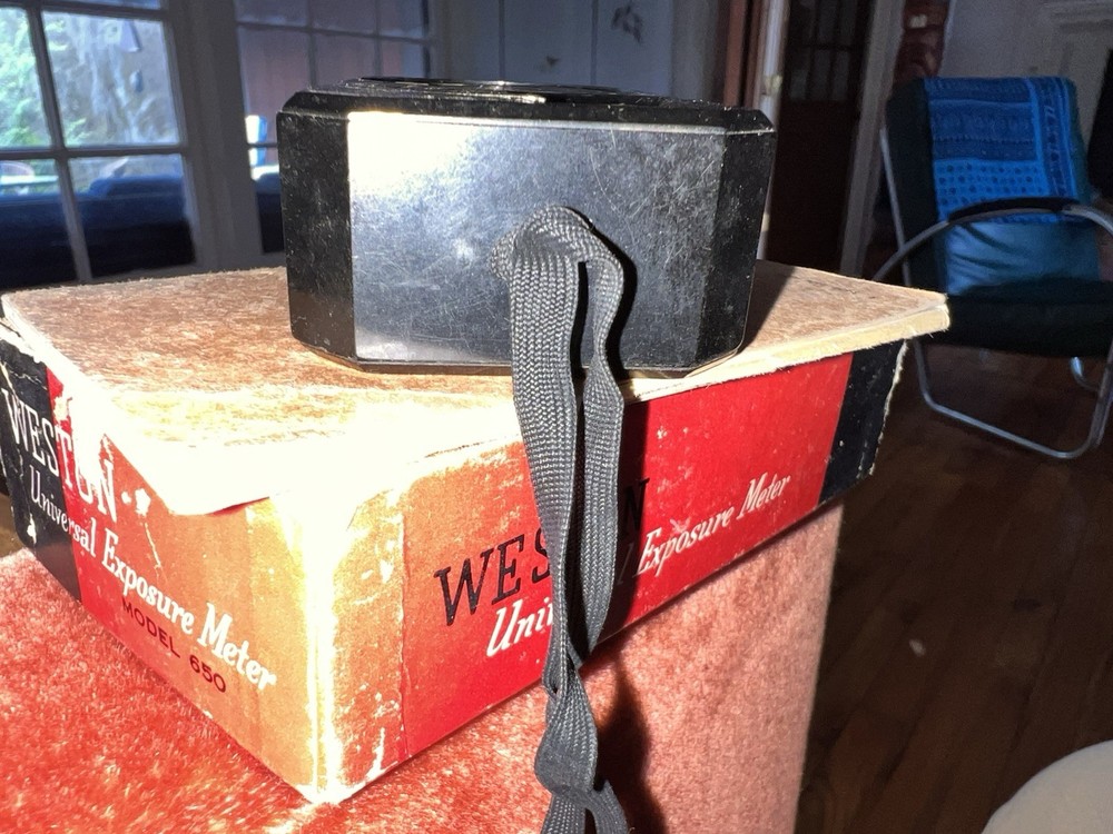 Vintage Weston Model 650 Light Meter – box & papers -bakelite