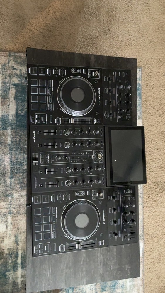 denon prime 4 Dj turntable/controller