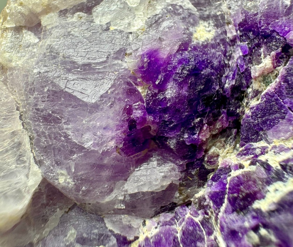 710 Gr. Fluorescent Phosphorescent Tenebrescent Hackmanite Crystals On Mtrx @Afg
