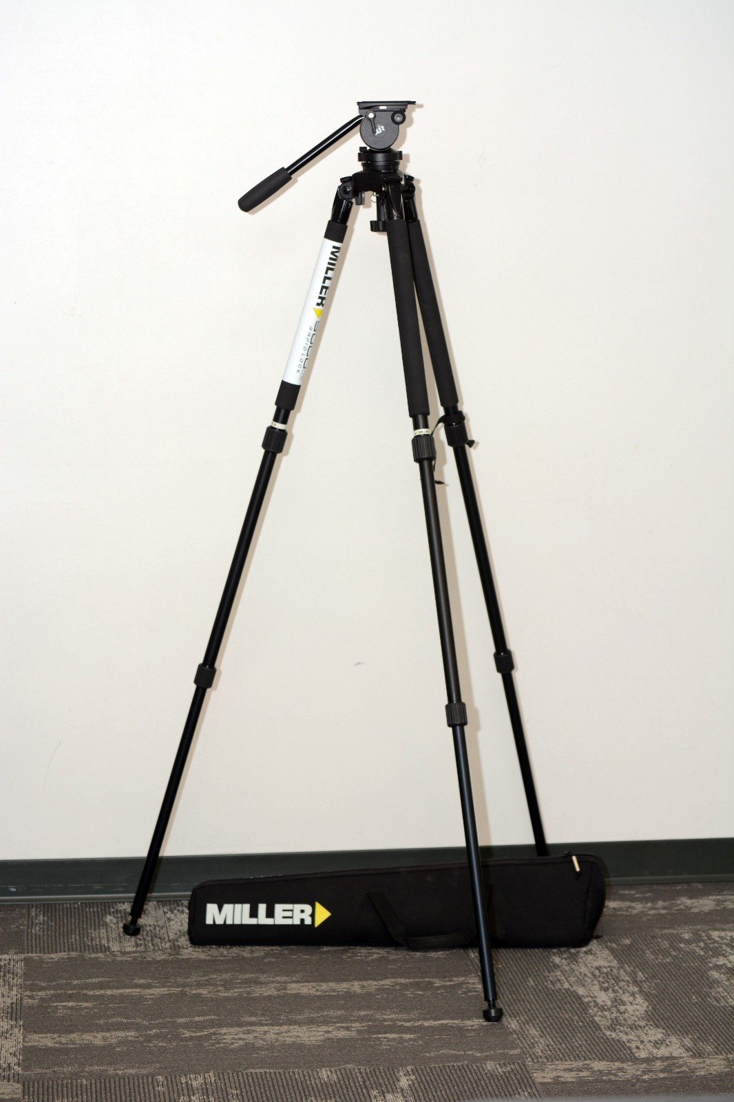 MILLER AIR TRIPOD SYSTEM