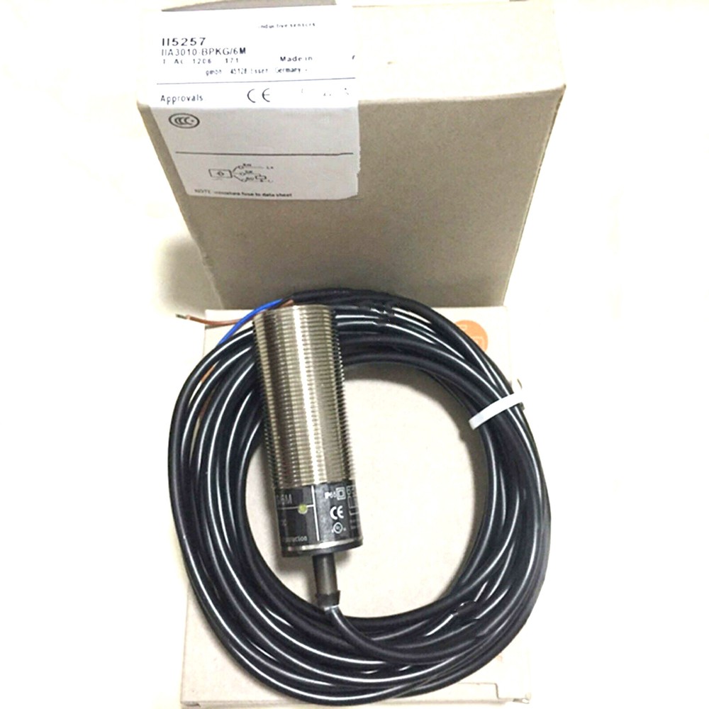 IFM II5257 IIA3010-BPKG/6M Proximity Switch Sensor NewKD