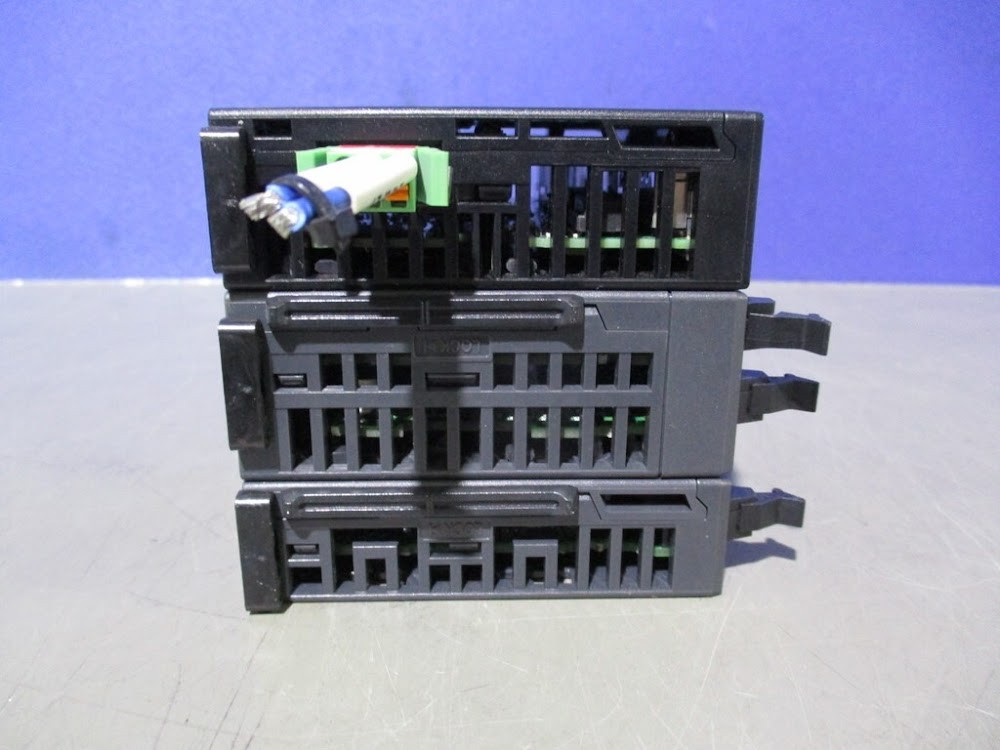 KEYENCE KV-EP02 KV-NC32EXT KV-NC32ET PLC Modules Set USED