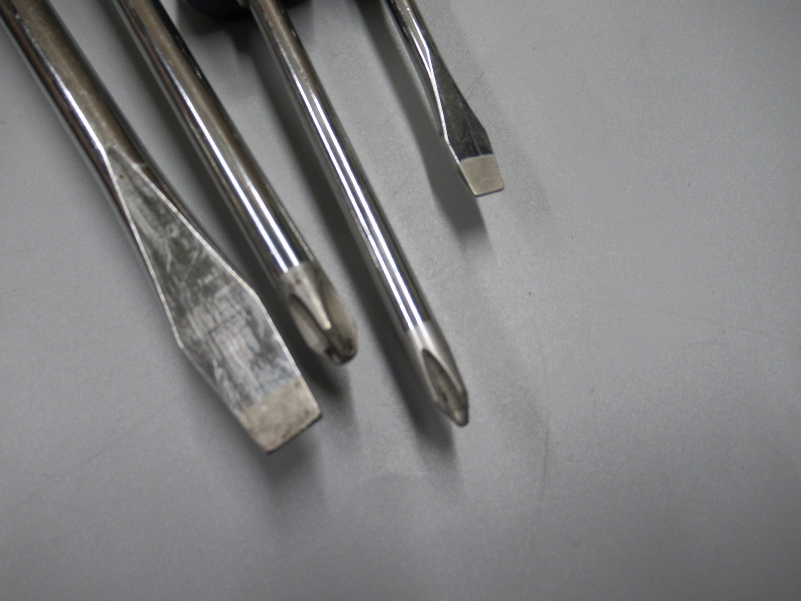 Set of 4 Snap-On SDD Flat & Phillips Blue Pearl Hard Handle Screwdrivers