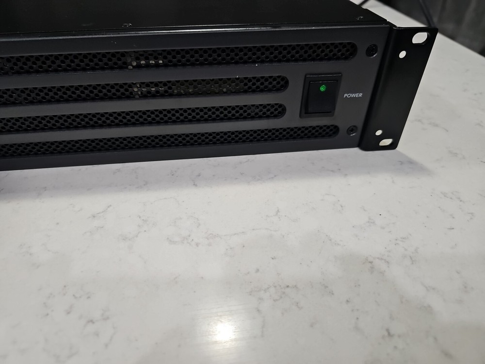 Mackie FRS 2800 Powered amplifier Excellent Condition