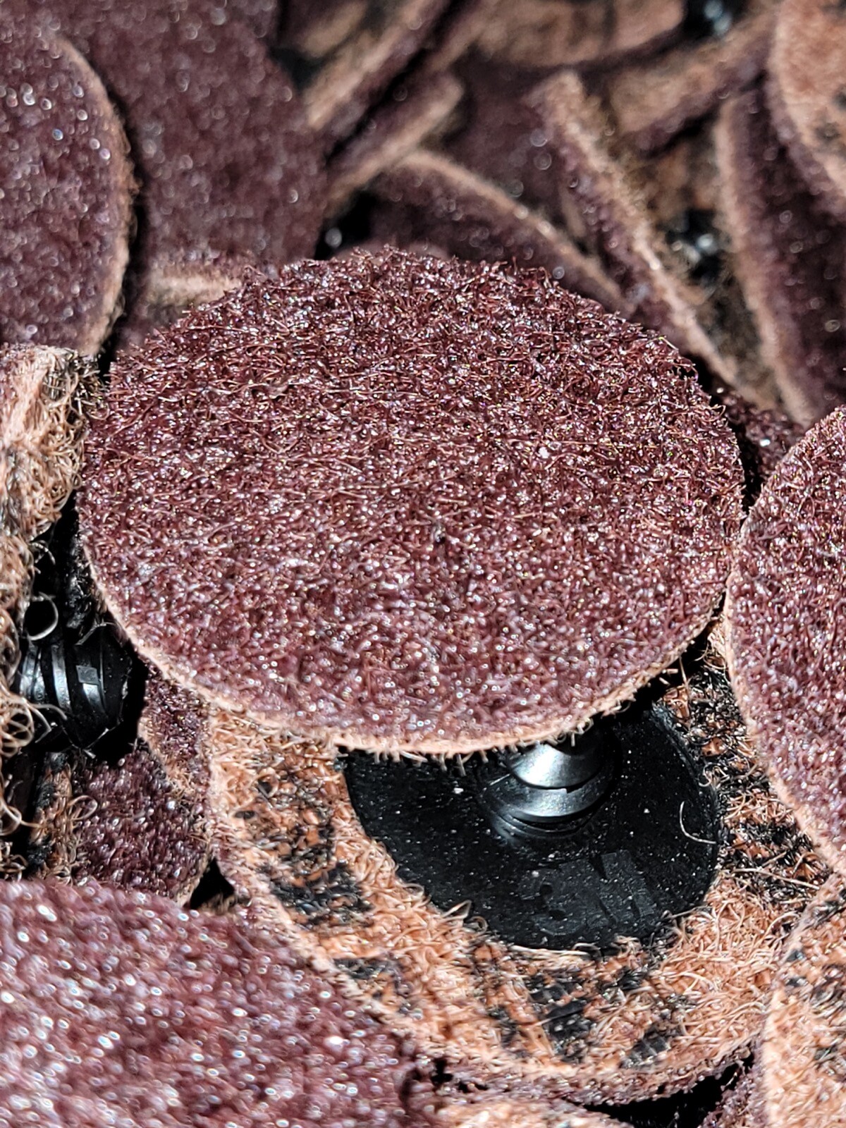 (25) 2” 3M Scotch-Brite Roloc TR PRECISION Surface Conditioning Disc Coarse