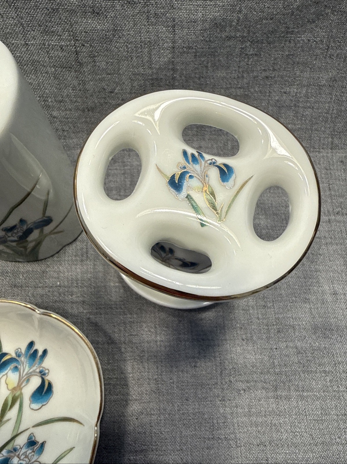 Shibata Porcelain Set Blue Iris Cup Toothbrush Soap Pump Dish EUC