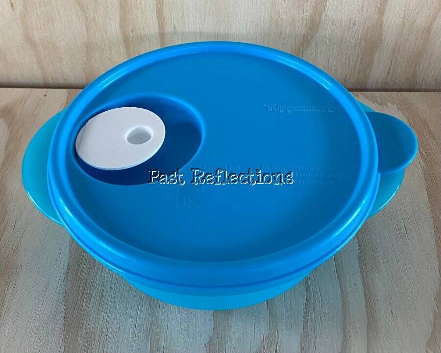 TUPPERWARE CRYSTALWAVE 600 mL MICROWAVE BOWL AQUA BLUE