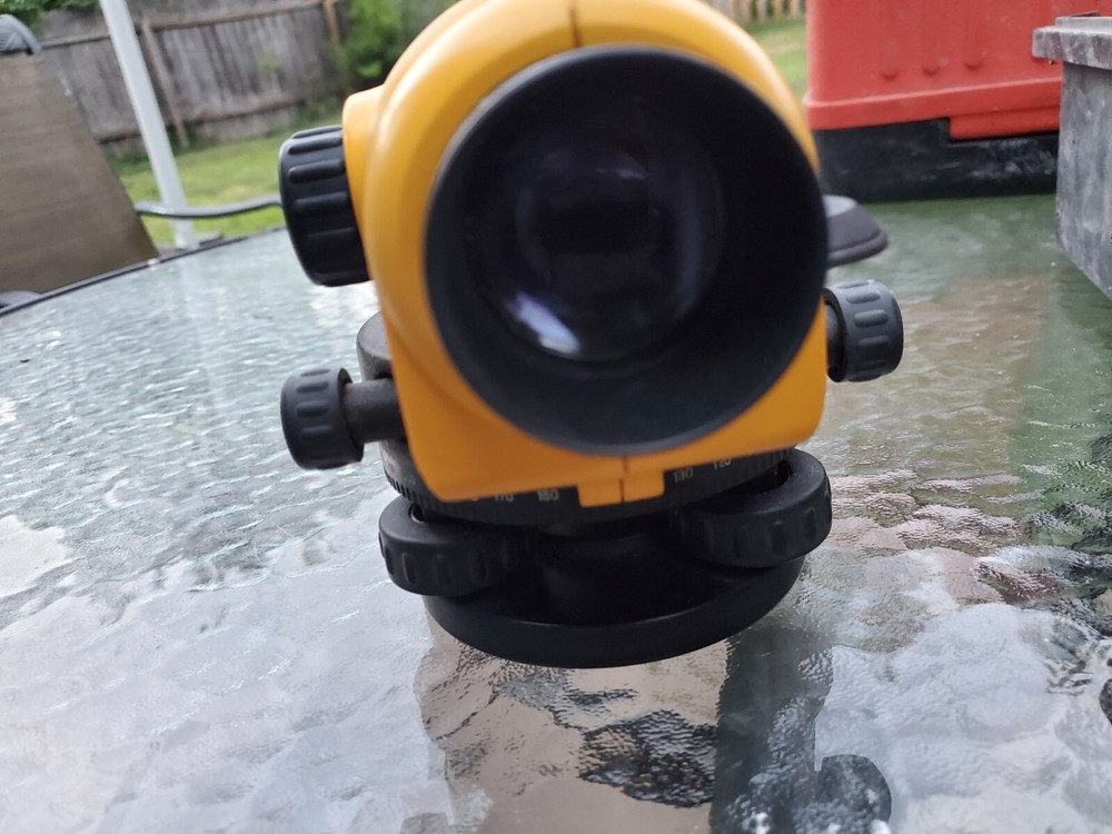 DEWALT DW096 26x Heavy Duty Auto Optical Level Survey Construction Tool Untested