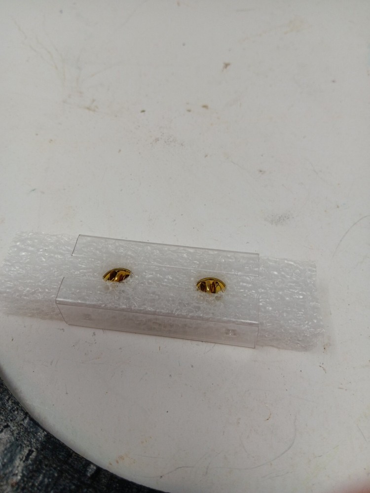 2 Harley-Davidson Pins & 2 Patches