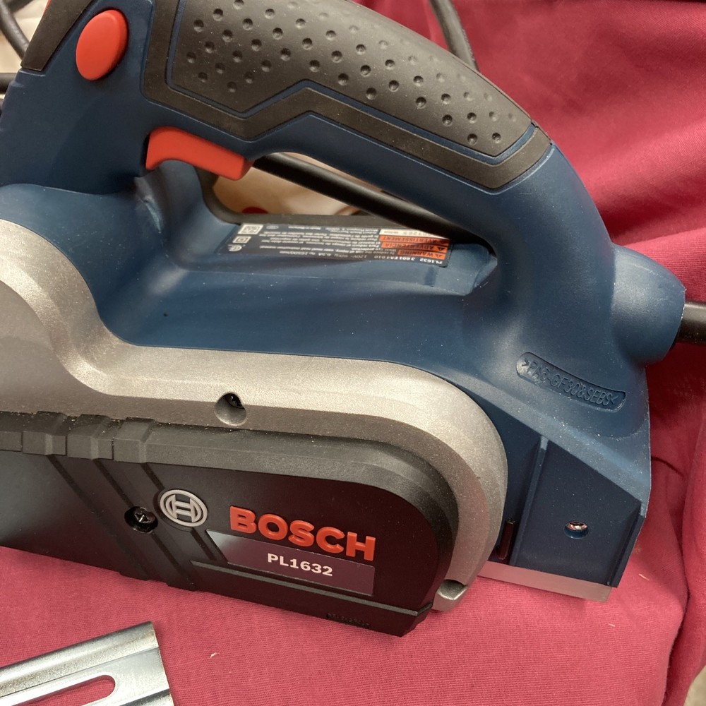 Bosch Handheld Planer PL1632 ( Slightly Used ) Very Clean.