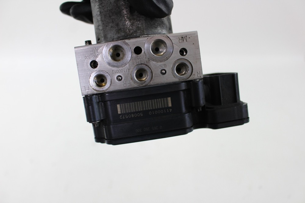 2012 12 Harley CVO Road Glide FLTRXSE Abs Control Module Pump