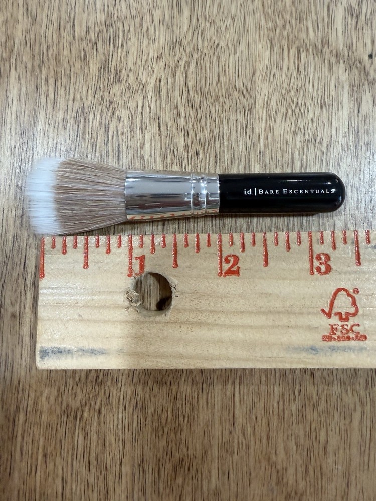ID Bare Escentuals Feather Light Brush NEW