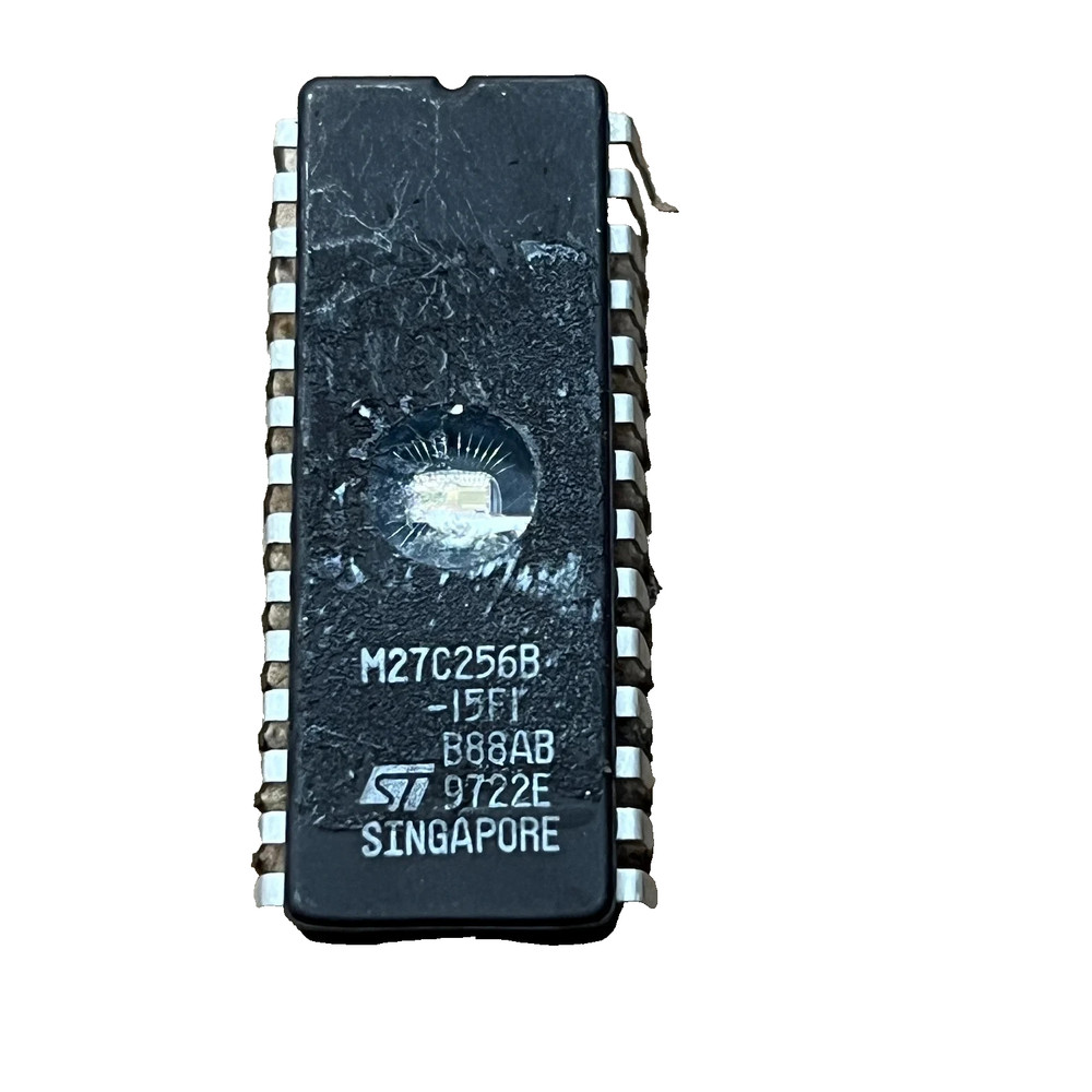 ST M27C256B-15F1 UV EPROM 256Kbit 150ns CDIP-28 Ceramic Window Memory IC
