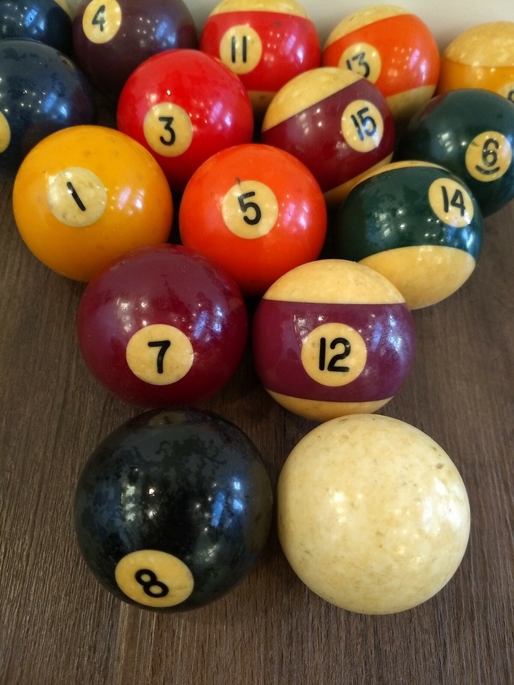 Vintage Pool Billiard Ball Set Bakelite Tested Includes Cue ball
