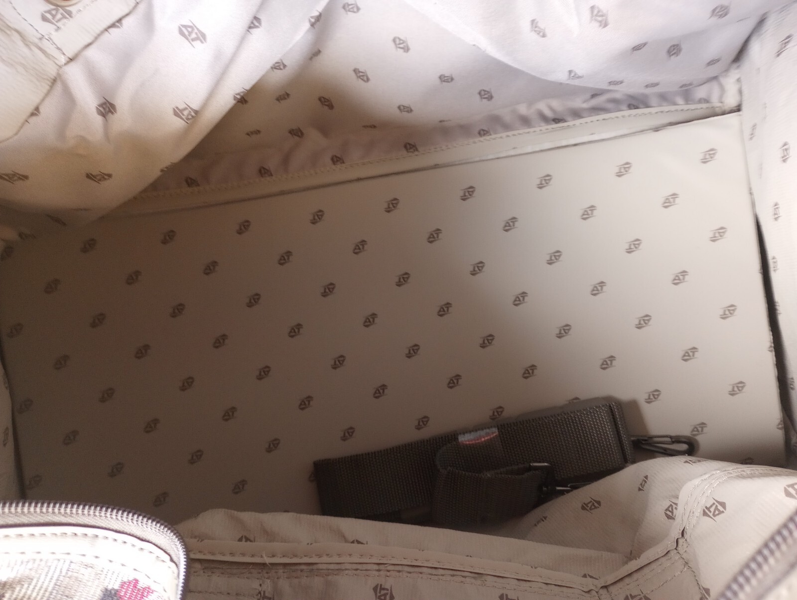 American Tourister Tapestry Duffle Bag/ Overnight Travel