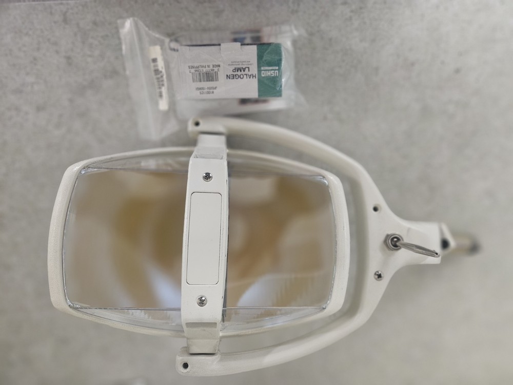 Pelton Crane LF2 Dental Light Head