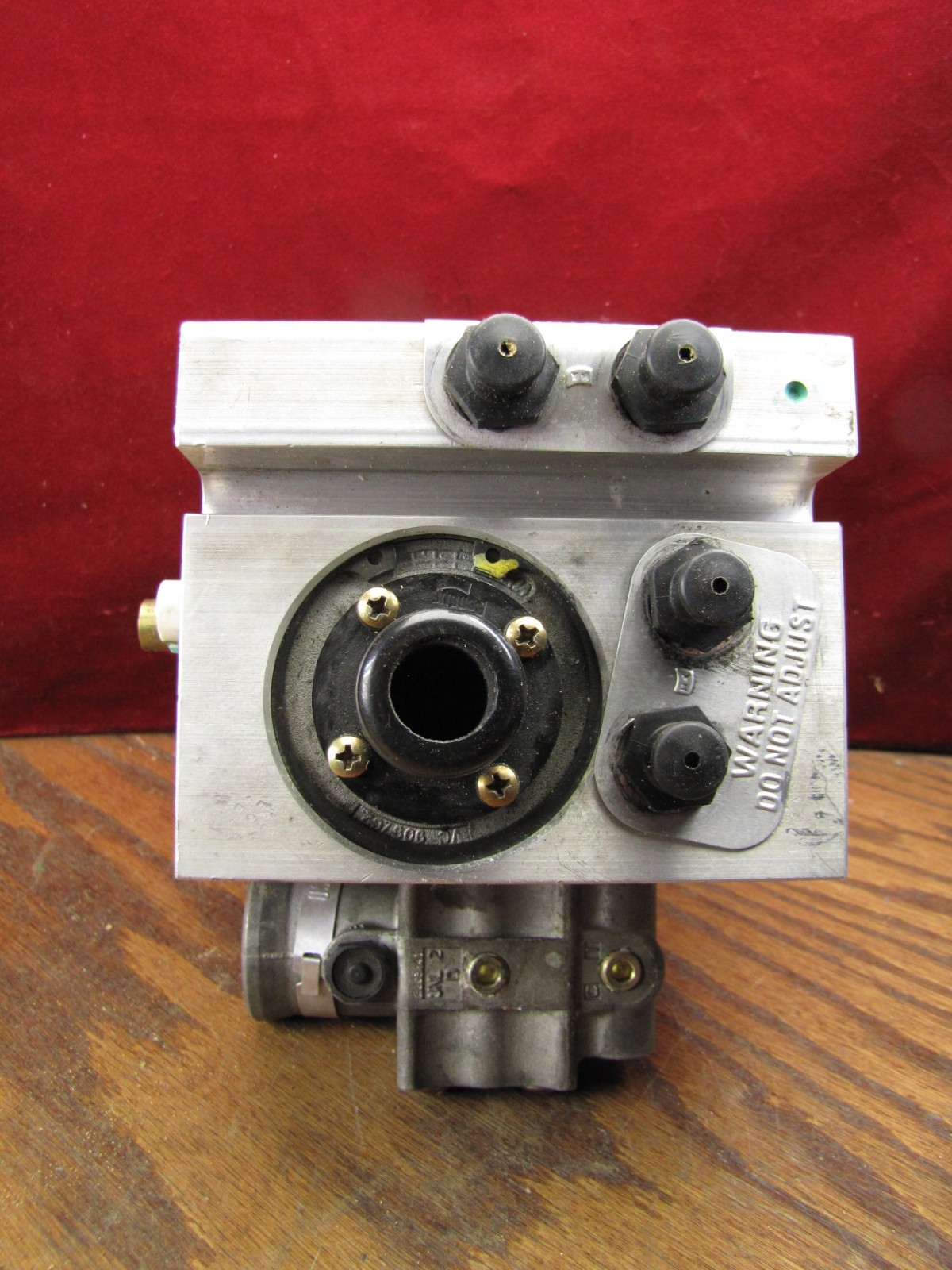 Bendix AD-IS Air Dryer Assembly - 1427395 7 5676BH - Truck Air Brake System