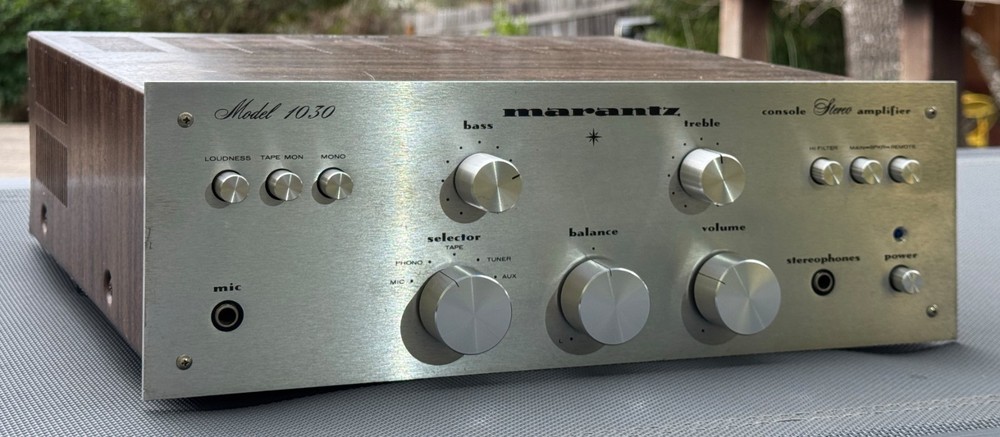 Marantz 1030 Console Integrated Amplifier, Built 1975, Just serviced. Beautiful!