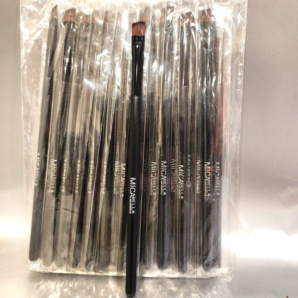 Angled eyeliner brush Micabella Cosmetics