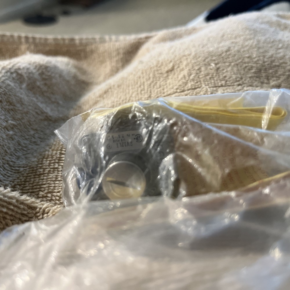 maxitrol rv12lt nos 1/8 inch