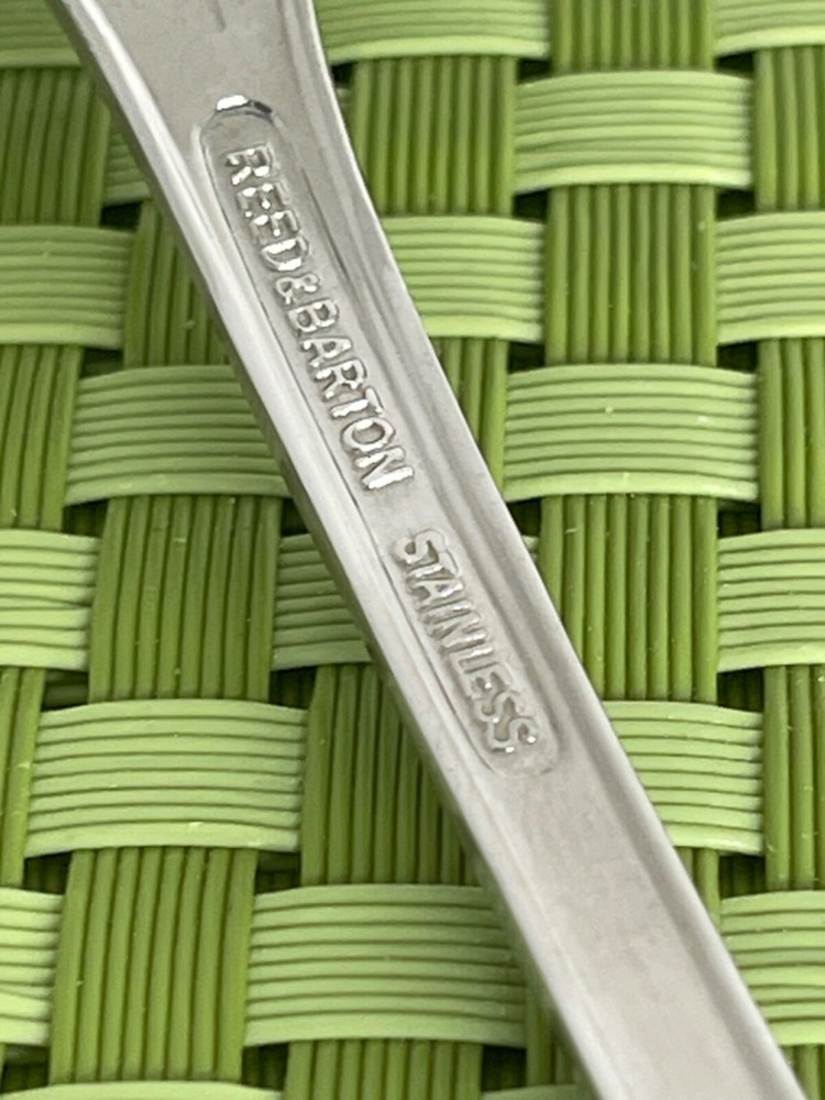 Reed & Barton MODERN PROVINCIAL Stainless Silverware Flatware SMART CHOICE