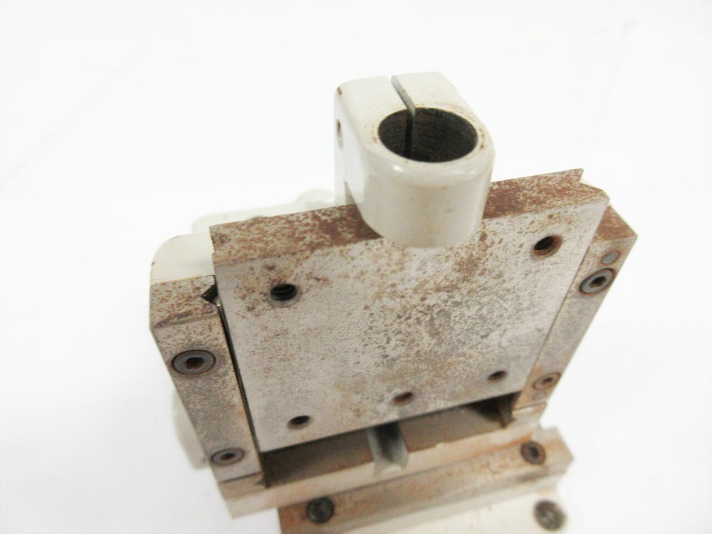 LINE TOOL CO XYZ STAGE THREE AXIS UNIT - RUST