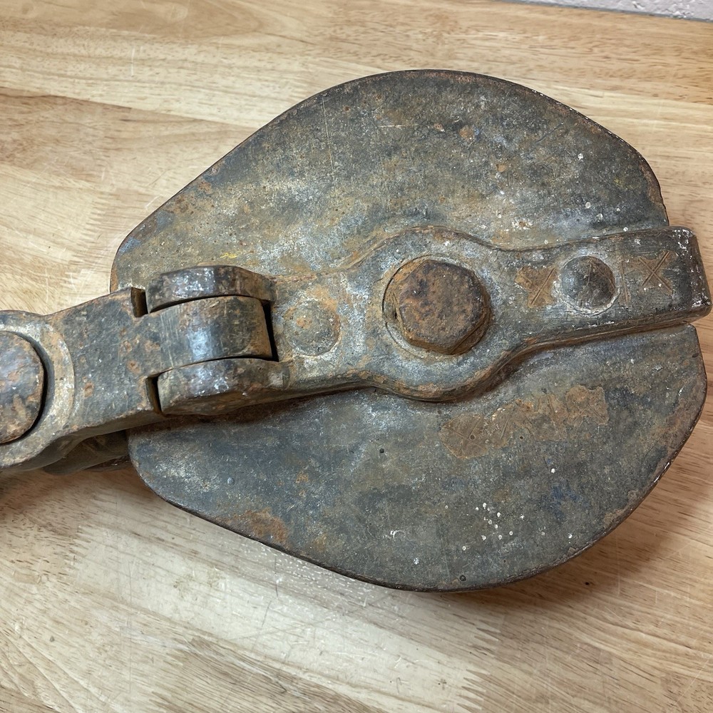 Industrial Snatch Block Solid Iron Pulley - 45lbs
