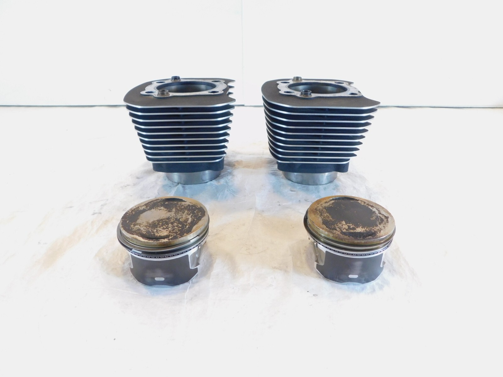 Harley Davidson Sportster 1200 48 Forty-Eight Engine Cylinders Barrel & Pistons