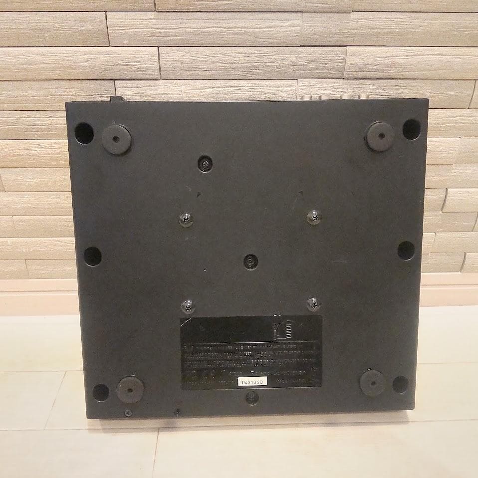 ROLAND SP-555 DJ SAMPLER PERFORMANCE EFFECTS SAMPLING WORKSTATION WITH BOX