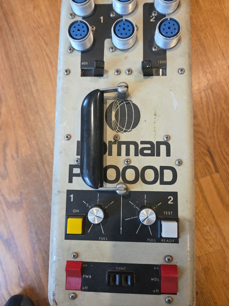 Norman P2000D Strobe Lighting Power Pack Untested